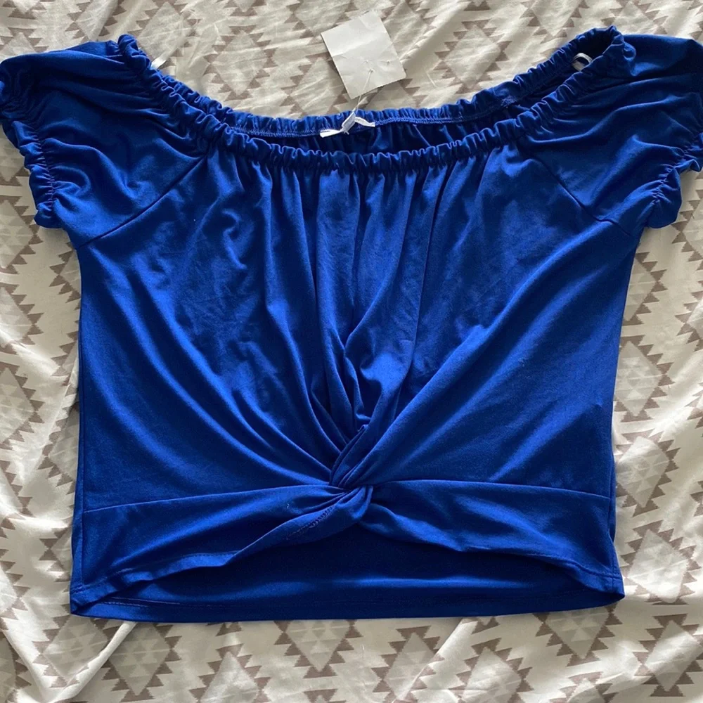 Crop top - Picture 1 of 2